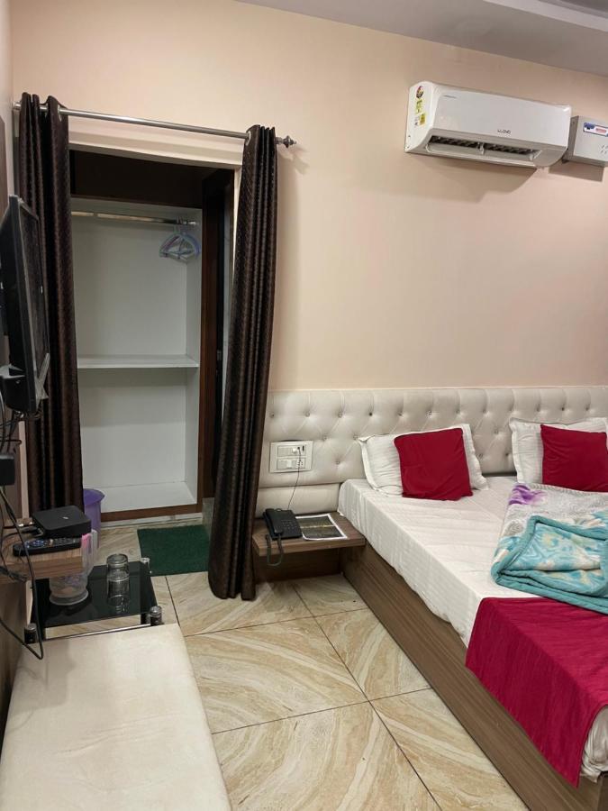 Hotel Vinayak Inn Haridwār Екстериор снимка