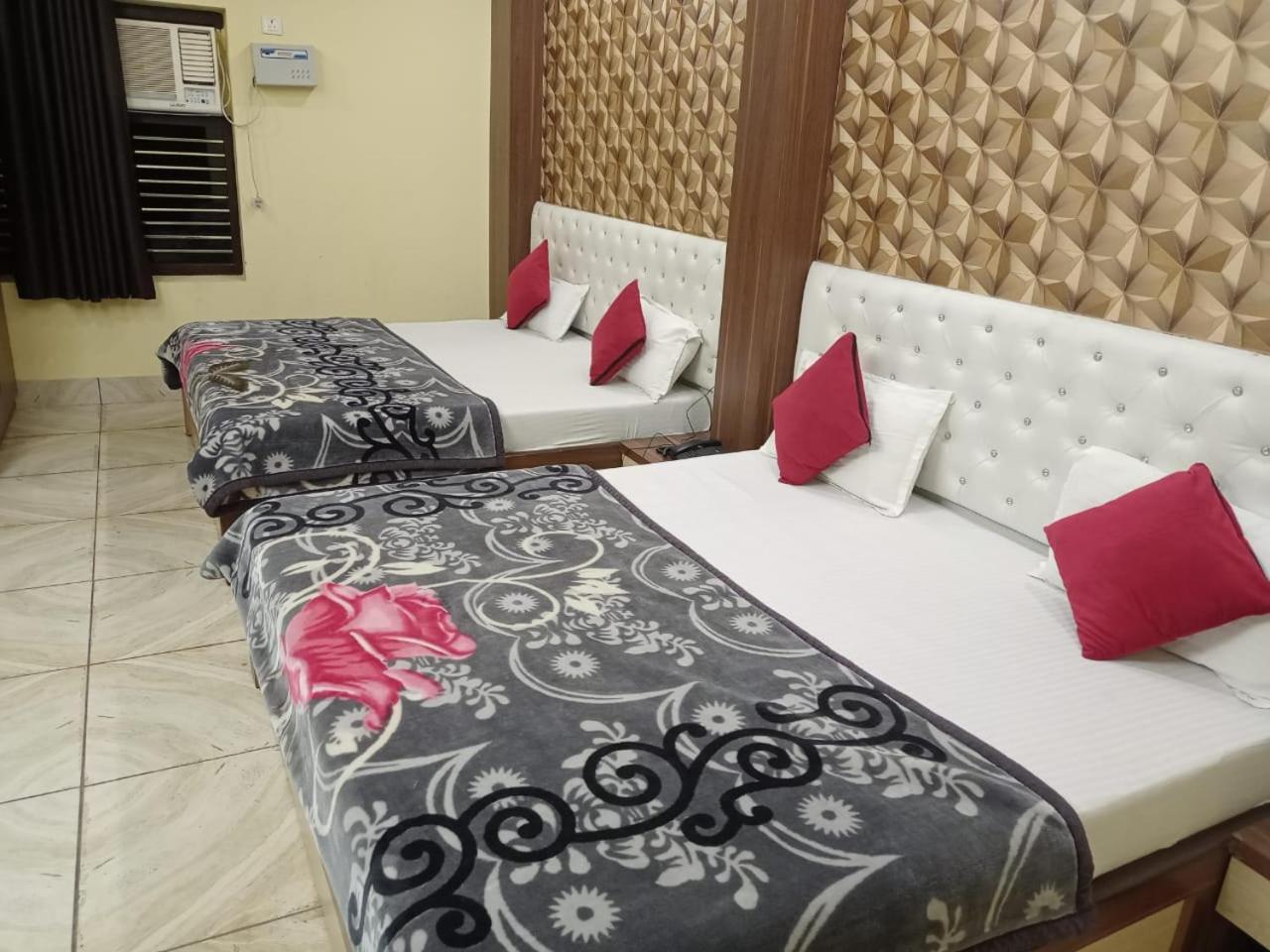 Hotel Vinayak Inn Haridwār Стая снимка